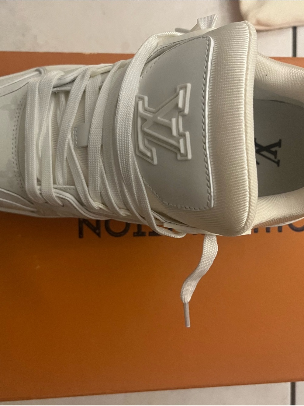 Louis Vuitton White Men's Low-Top Logo Sneaker